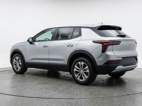 Used 2025 Chevrolet Equinox LT image 6