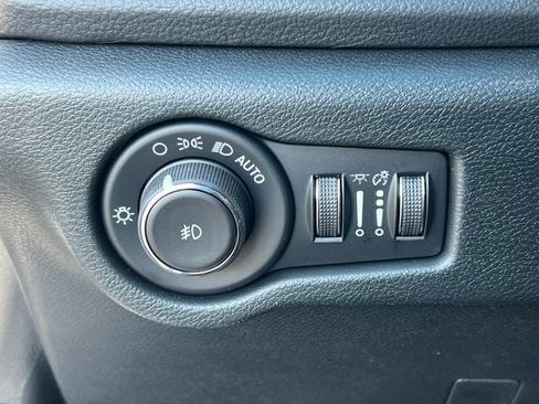 New 2026 Chrysler Pacifica Select image 17