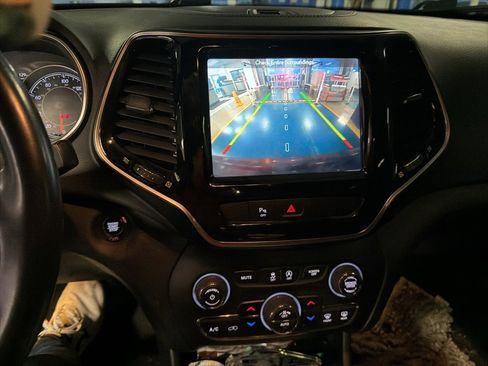 Used 2019 Jeep Cherokee High Altitude image 11