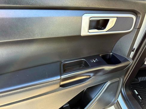 Used 2022 Ford Explorer 4WD image 9