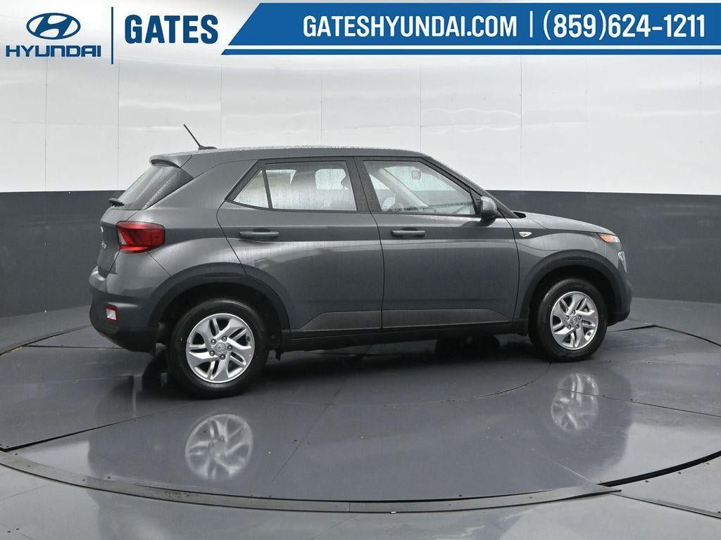 New 2026 Hyundai Venue SE FWD image 3