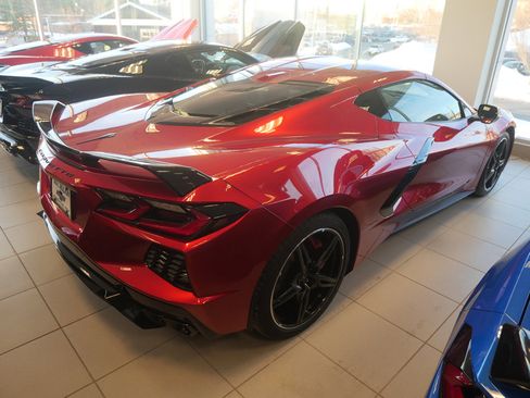 Used 2023 Chevrolet Corvette Stingray Preferred Cpe w/ Z51 Performance Package image 3