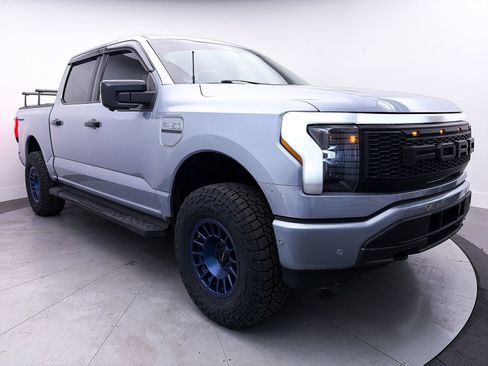 Used 2022 Ford F150 Lightning Lariat w/ Max Trailer Tow Package image 11