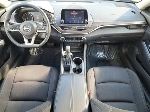 Used 2023 Nissan Altima 2.5 SV image 14