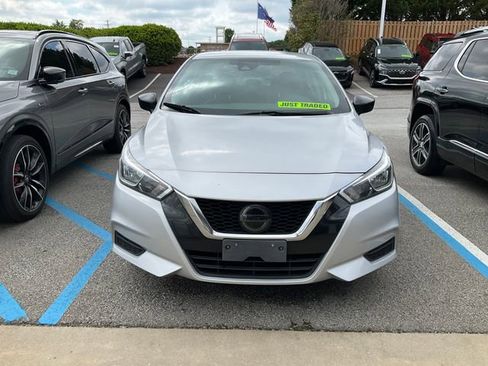 Used 2020 Nissan Versa S FWD image 2