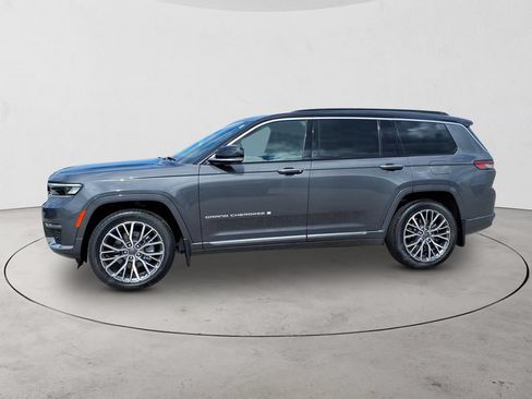 Used 2024 Jeep Grand Cherokee L Summit AWD/4WD image 8