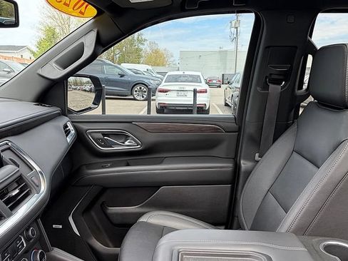 Used 2023 Chevrolet Tahoe Z71 w/ Luxury Package AWD/4WD image 8