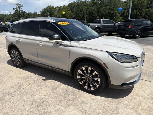 Used 2022 Lincoln Corsair Reserve w/ Equipment Group 201A FWD image 4