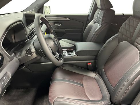 New 2026 Honda Pilot Black Edition image 9
