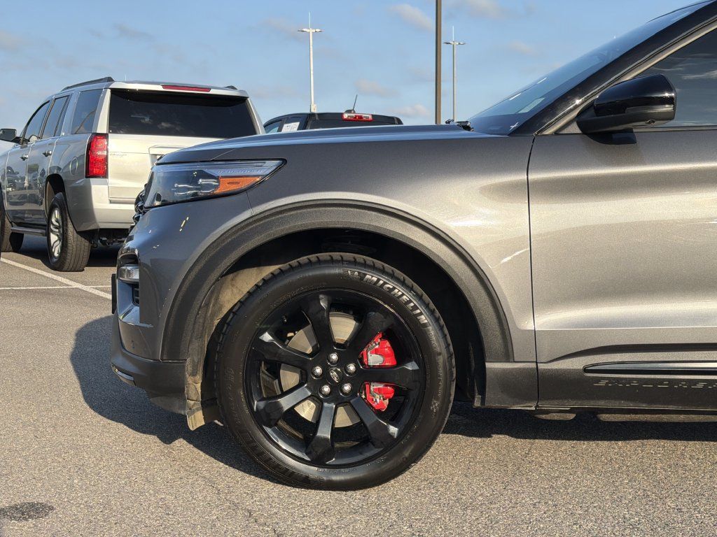 Used 2023 Ford Explorer ST w/ Equipment Group 401A AWD/4WD image 9
