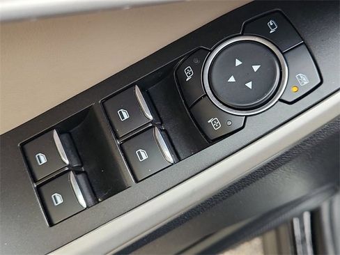 Used 2022 Ford Explorer Limited w/ Equipment Group 301A image 23