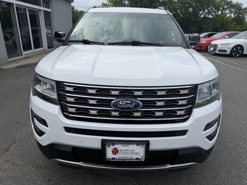 Used 2016 Ford Explorer XLT w/ Equipment Group 202A AWD/4WD image 2