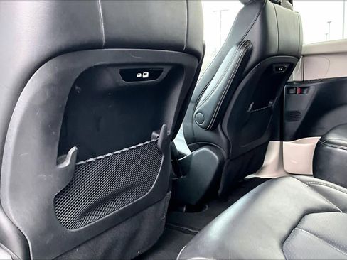 Used 2024 Chrysler Pacifica Touring-L image 12