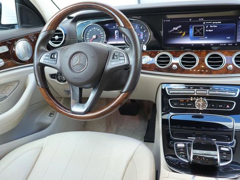 Used 2018 Mercedes-Benz E 300 image 24