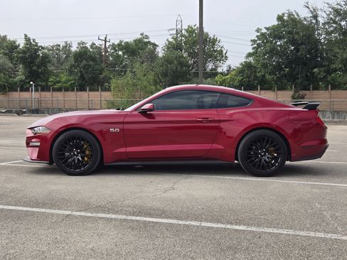 Used 2019 Ford Mustang GT Premium w/ GT Performance Package RWD image 7