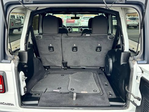 Used 2021 Jeep Wrangler Unlimited Sahara w/ Uconnect 4C Nav & Sound Group AWD/4WD image 16