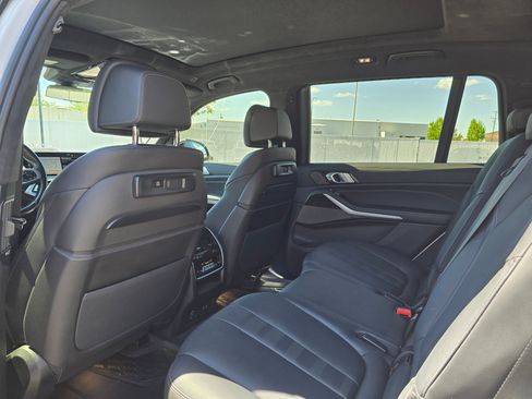 Used 2022 BMW X7 M50i AWD/4WD image 44