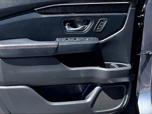 Used 2025 Honda Pilot Black Edition image 22