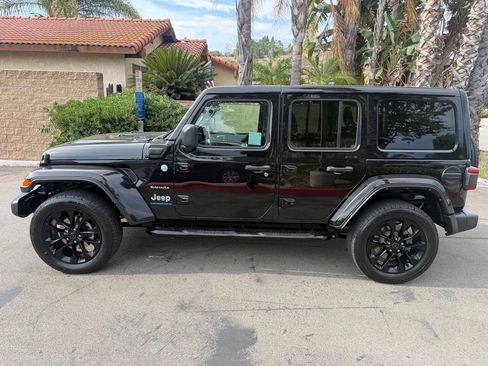 Used 2024 Jeep Wrangler Unlimited Sahara AWD/4WD image 7