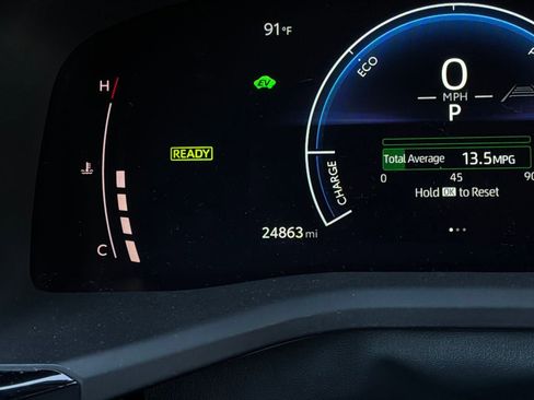 Used 2025 Toyota Camry SE FWD image 36