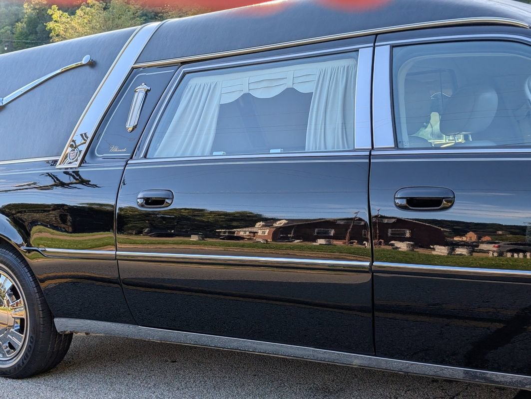Used 2009 Cadillac DTS Hearse FWD image 18