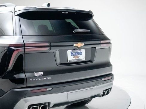New 2026 Chevrolet Traverse LT w/ Enhanced Driving Package image 5
