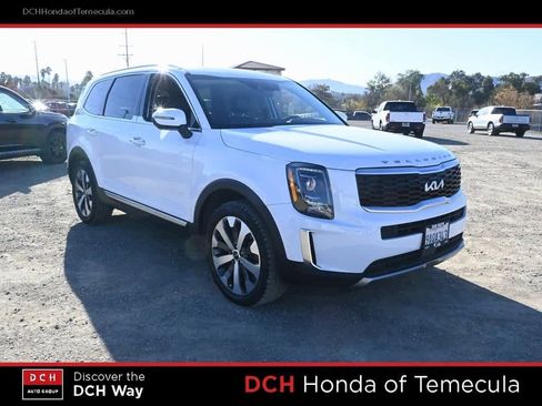 Used 2022 Kia Telluride S image 3