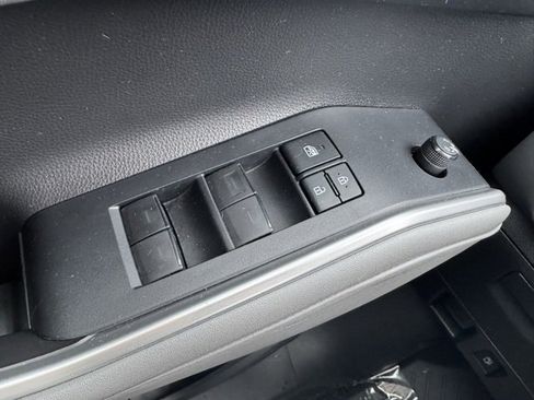 Certified 2021 Toyota Highlander XLE image 36