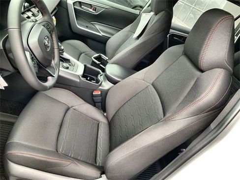 New 2025 Toyota RAV4 SE image 18
