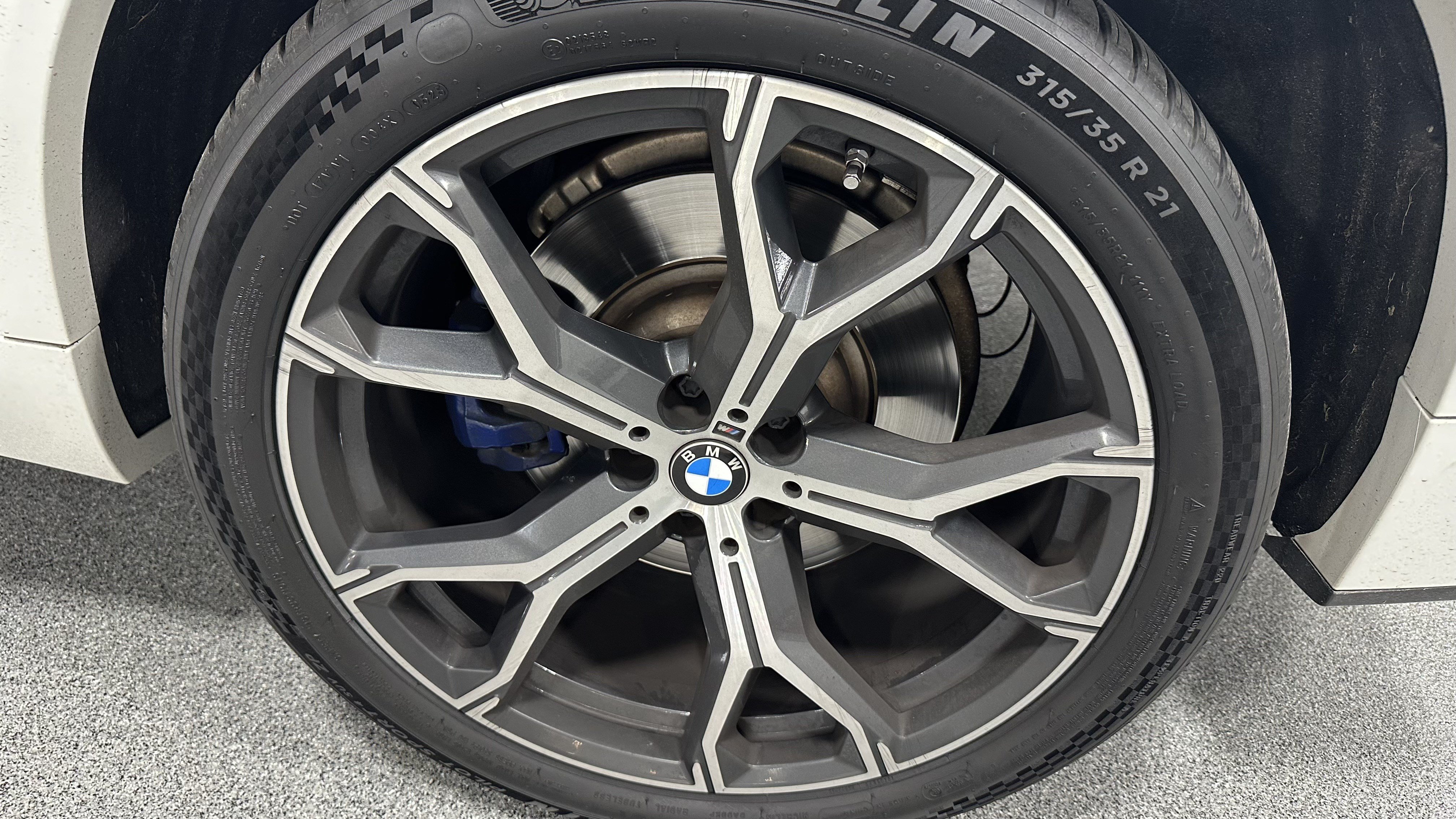 Used 2020 BMW X5 xDrive40i w/ M Sport Package AWD/4WD image 13