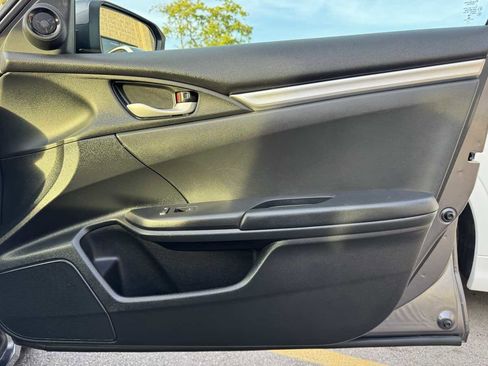 Used 2020 Honda Civic Sport image 28