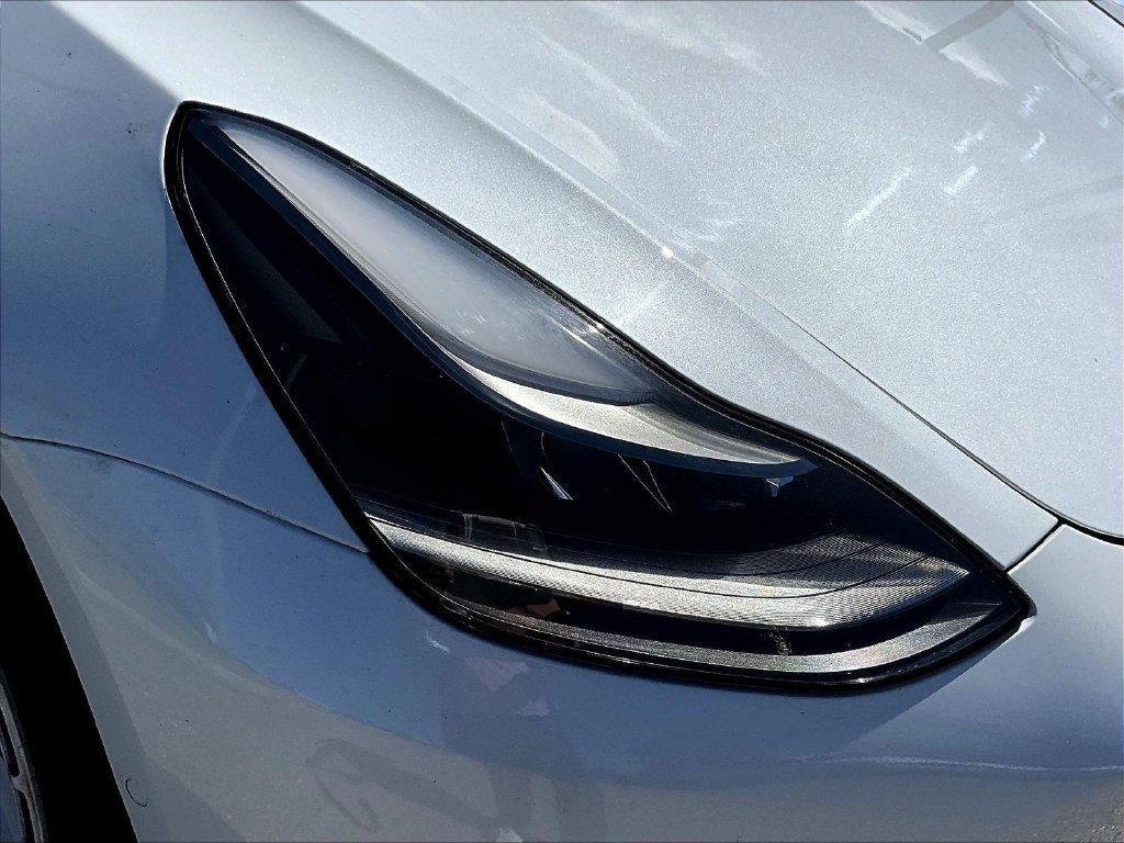 Used 2022 Tesla Model 3 Long Range AWD/4WD image 29