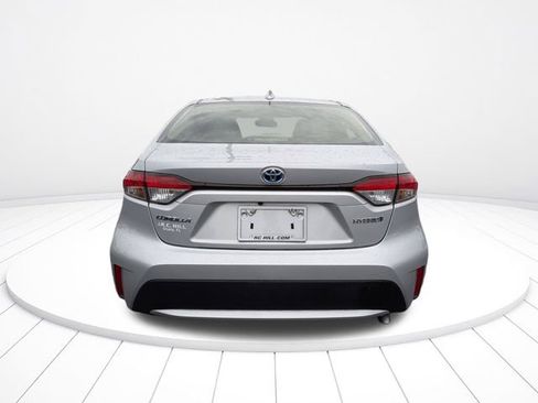 Used 2021 Toyota Corolla LE FWD image 4