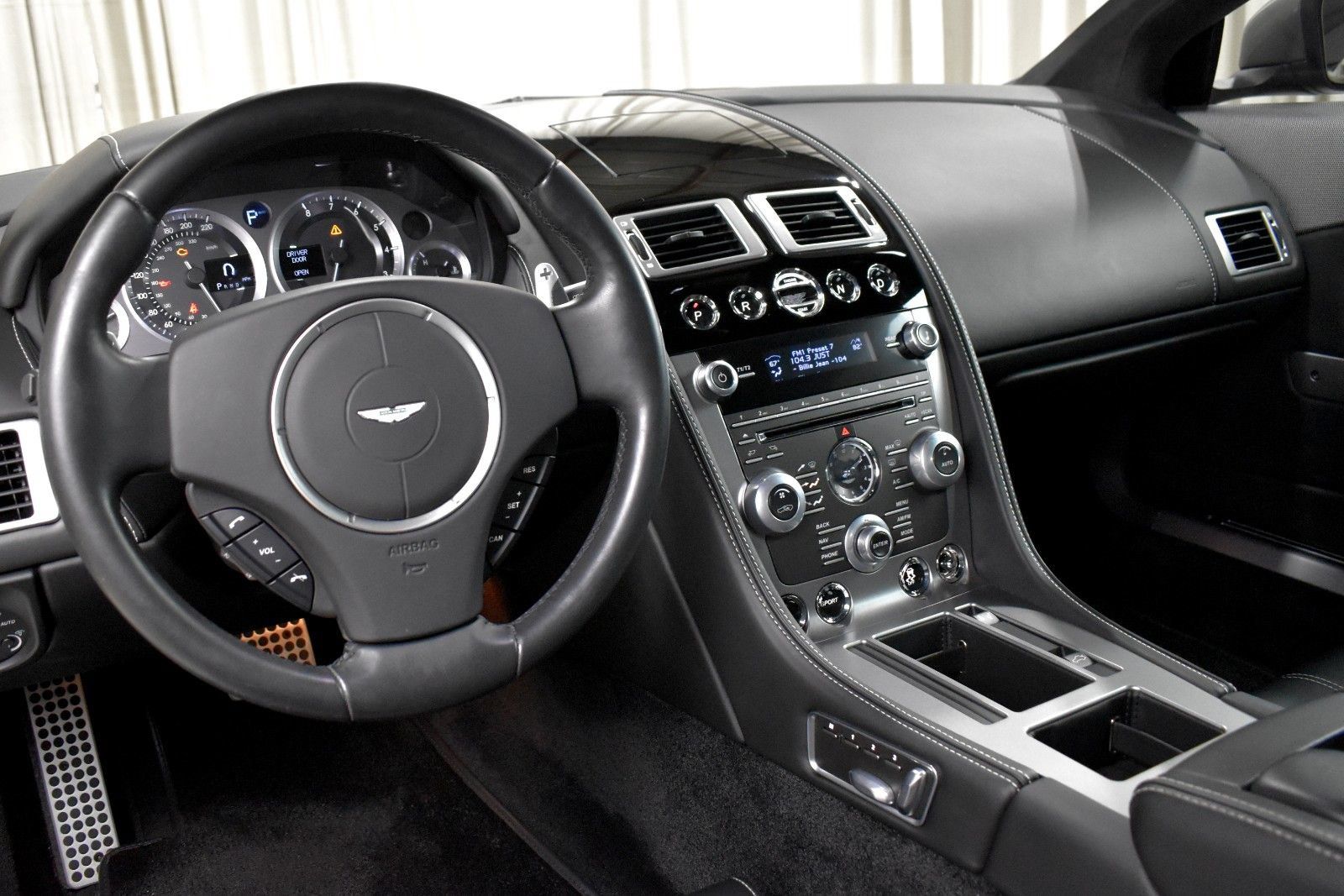 Used 2014 Aston Martin DB9 Coupe RWD image 15