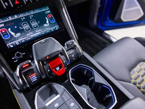 Used 2022 Lamborghini Urus image 45