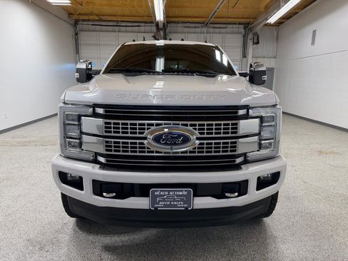 Used 2019 Ford F250 Platinum w/ Platinum Ultimate Package image 6