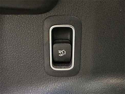 Certified 2022 Mercedes-Benz GLA 250 4MATIC image 15