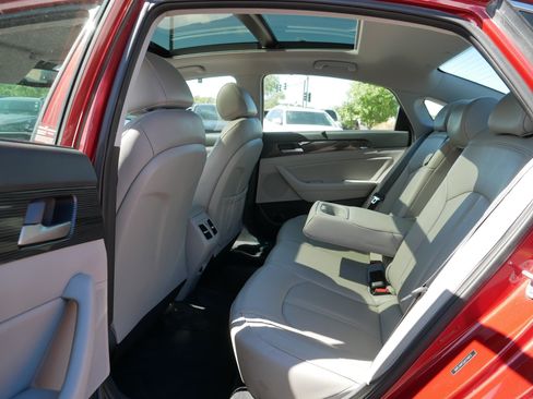 Used 2018 Hyundai Sonata Limited w/ Ultimate Package 07 FWD image 16