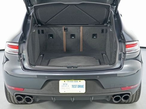Used 2021 Porsche Macan image 10