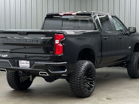 Used 2025 Chevrolet Silverado 1500 LT Trail Boss w/ Convenience Package II AWD/4WD image 5