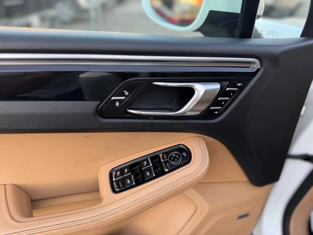 Used 2017 Porsche Macan AWD/4WD image 45