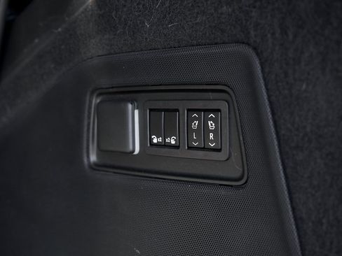 Used 2023 Cadillac Escalade V w/ LPO, ONYX Package image 18