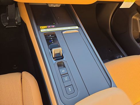 New 2026 Lexus ES 350e FWD image 22
