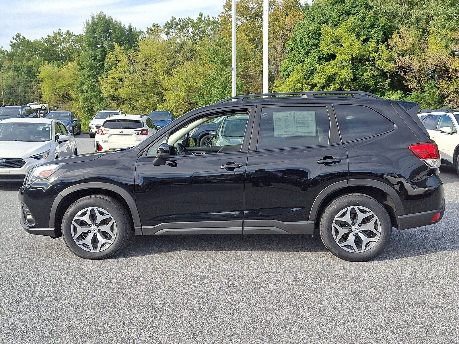 Used 2023 Subaru Forester Premium AWD/4WD image 7