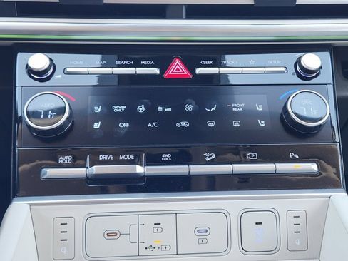 Used 2025 Hyundai Santa Fe Calligraphy image 18