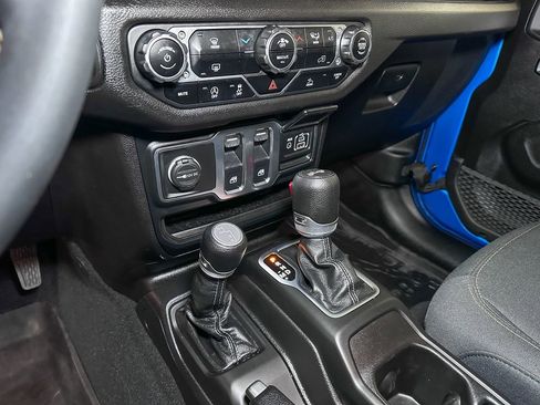 Certified 2024 Jeep Wrangler Sport S image 33