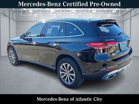 Used 2026 Mercedes-Benz GLC 300 4MATIC image 4