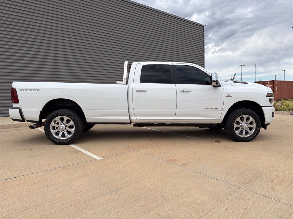 Used 2025 RAM 3500 Laramie AWD/4WD image 2