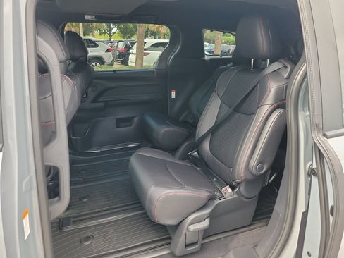 New 2026 Toyota Sienna XSE FWD image 12