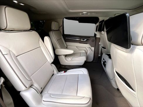 Used 2024 GMC Yukon XL Denali AWD/4WD image 20